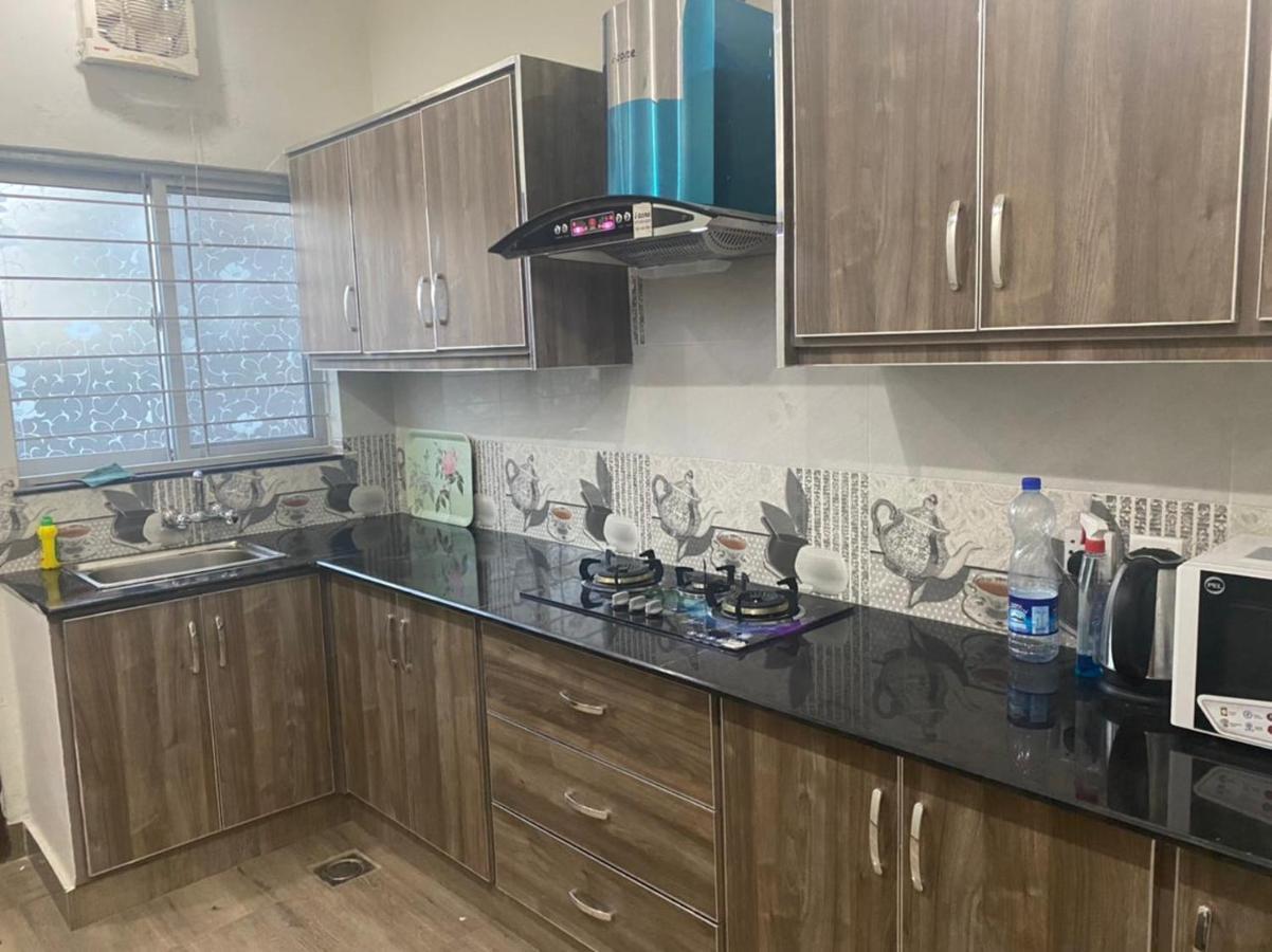 Grey Orchard Homestay - A Family Place Лахор Экстерьер фото