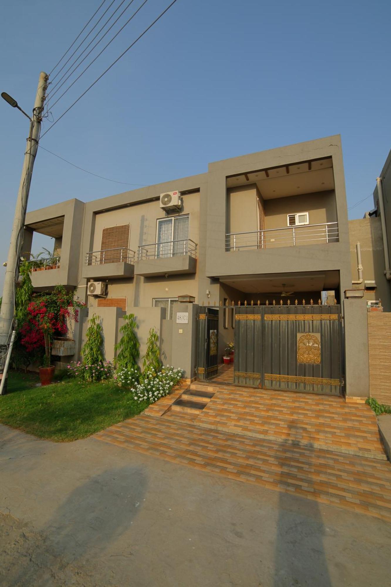 Grey Orchard Homestay - A Family Place Лахор Экстерьер фото